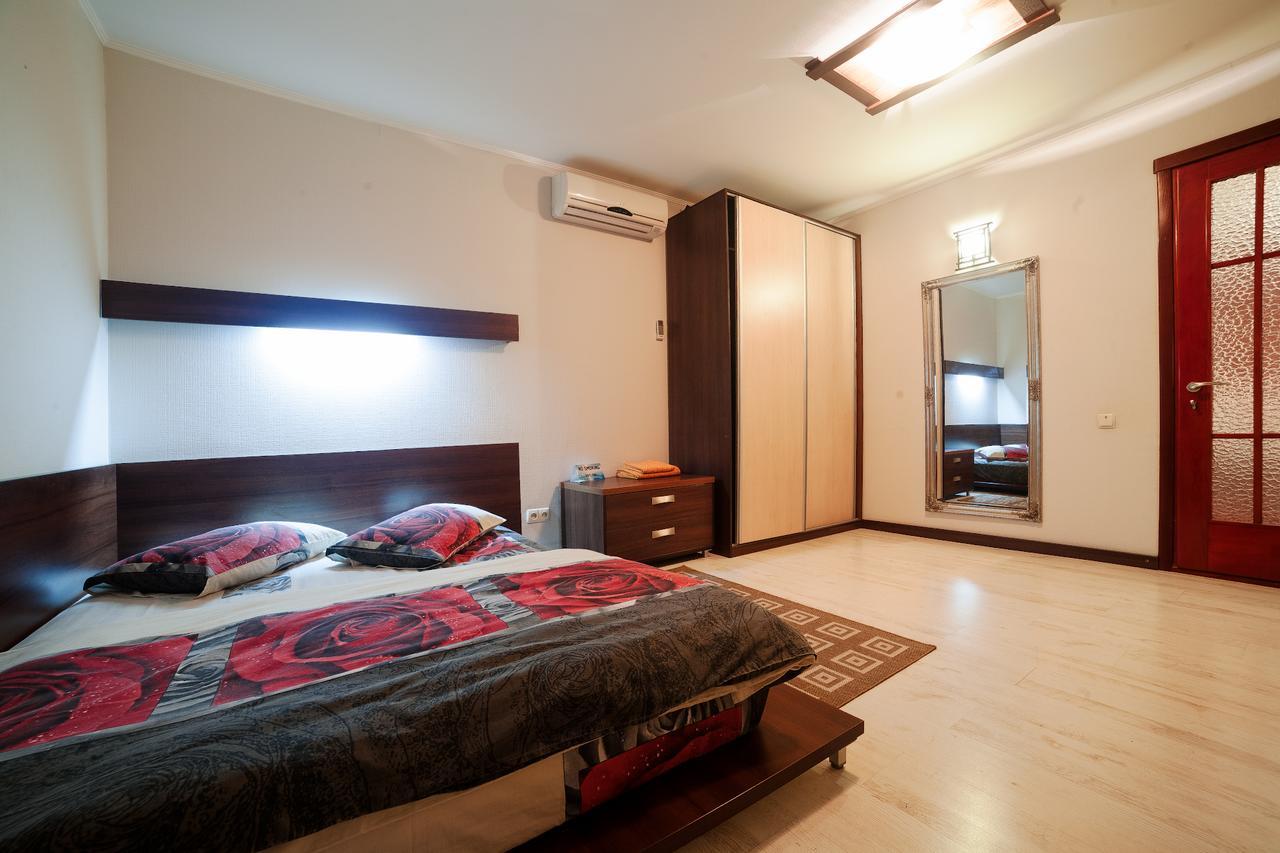 Квартира На Дерибасовской Odessa Exteriör bild